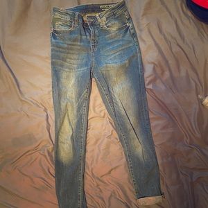 Noisy May boyfriend high rise jeans.
